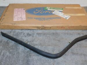 1974 Lincoln Mark IV Coupe NOS REAR BUMPER LH HORIZONTAL IMPACT MOLDING PAD