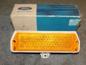 1971 1972 1973 Mustang Fastback Mach1 Boss Grande NOS RH FRONT MARKER LIGHT LAMP