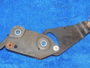 2000-2005 Ford F150 F250 F350 2001-2005 F450 F550 NOS LH REAR SEAT CUSHION LATCH