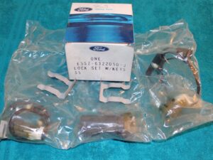 1984 1985 1986 Thunderbird Cougar NOS IGNITION DOOR LOCK SET Anti-Theft Bright