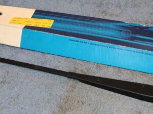 1977 1978 1979 Ford Granada Monarch Versailles NOS RH WINDSHIELD WIPER ARM Black