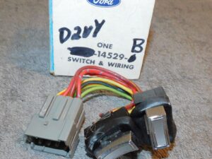 1972 Lincoln Continental NOS L REAR DOOR QUARTER POWER WINDOW REG CONTROL SWITCH