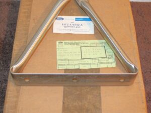 1981-87 Ford F350 NOS OUTSIDE REAR VIEW MIRROR SUPPORT Low Swing Lock Gooseneck