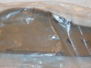 2000-2002 Expedition Navigator NOS REAR SPLIT SEAT BACK RH LATCH COVER Parchment