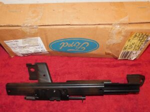 1997-2003 Ford Escort Mercury Tracer NOS FRONT DRIVER LH MANUAL SEAT TRACK ASSEM