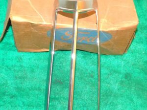 1977 1978 1979 Ford LTD II Elite Sedan Hardtop NOS RH REAR TAIL LAMP DOOR BEZEL