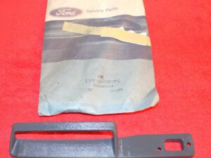1980-1983 Lincoln Mark V 80-81 Continental NOS LH FRONT SEAT BACK SIDE EXTENSION