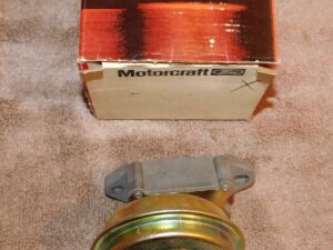 1977 LTD Grand Marquis Mark V Continental NOS 7.5L 460 EGR BACKPRESSURE VALVE