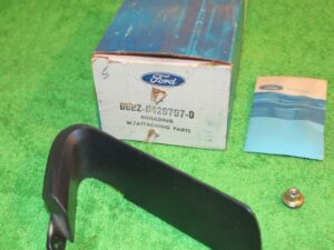 1978-80 Fairmont Zephyr NOS LH QUARTER WINDOW OUTSIDE LOWER DRIP FINISH MOULDING