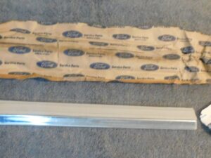 1978 1979 Lincoln Continental Town Car NOS LH FENDER SIDE REAR MOULDING Champgne