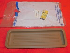 2003-2006 Expedition Navigator NOS LEFT LH REAR CARGO COMPT. UTILITY TRAY Tan