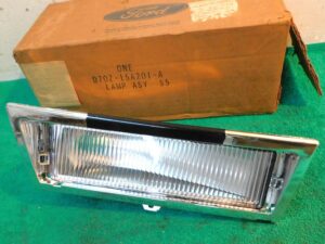 1977-1979 Ford LTD II Ranchero GT Thunderbird Cougar NOS RH FRONT CORNERING LAMP