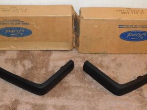 1975 1976 Ford Gran Torino Elite Hardtop NOS FRONT BUMPER LH+RH GUARD PADS