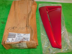 1999-04 Ford Mustang Coupe Convertible NOS RH QUARTER PANEL SIDE SCOOP Red Fire