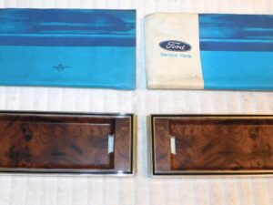 1983 Lincoln Continental NOS LH+RH DOOR INSIDE PULL HANDLE CUPS Elm Woodgrain