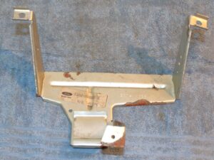 1986-1991 Ford E150 E250 E350 Econoline NOS RADIO UPPER MOUNTING BRACKET