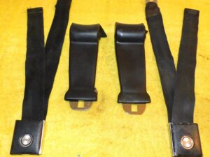 1966 1967 Mustang GT Cougar Xr7 ORIG BLACK DELUXE FRONT SEAT BELTS w/ RETRACTORS
