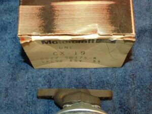1975 1976 Ford Mustang Pinto Mercury Bobcat NOS 4-CYL 2.8 Liter A/T EGR VALVE