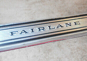 1967 Ford Fairlane 500 XL Hrdtp Conv Ranchero ORIG RH FRONT FENDER TRIM MOLDING
