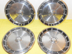 1971 1972 1973 Mustang Fastback Coupe Convertible ORIG WHEEL COVERS HUB CAPS SET