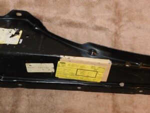 1970-1979 Lincoln Continental Town Car NOS RH FENDER TOP FRONT REINFORCEMENT