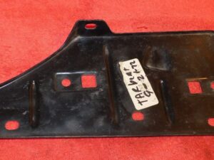 1970-1979 Lincoln Continental Town Car NOS LH FENDER TOP FRONT REINFORCEMENT