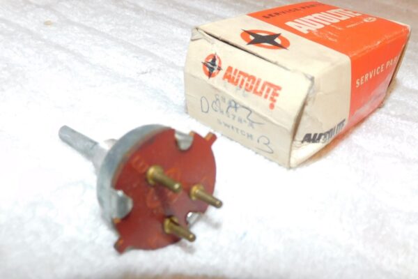 57-1446.jpg 57-1446.jpg