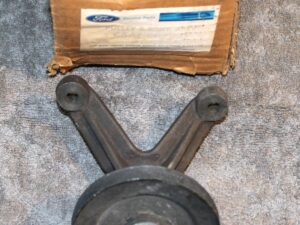 1966 1967 Falcon Fairlane Comet Cyclone NOS 289 A/C IDLER PULLEY and BRACKET
