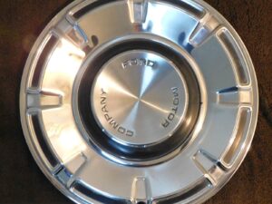 1970 1971 1972 Ford Maverick ORIGINAL 14" WHEEL COVER HUB CAP