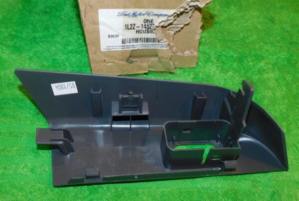 57-1744.jpg 57-1744.jpg