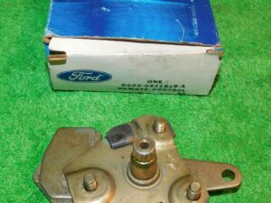 1976-1979 Granada Monarch Versailles NOS LH FRONT DOOR LATCH REMOTE CONTROL