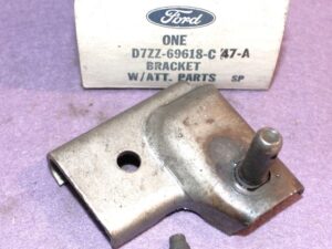 1968 1969 1970 Mustang Mach1 Boss Shelby Cougar NOS RH SEAT HINGE REPAIR BRACKET