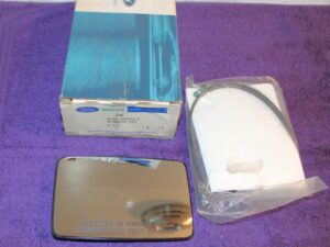 1982 1983 Lincoln Mark VI 81-86 Town Car NOS RH REAR VIEW MIRROR GLASS LENS KIT