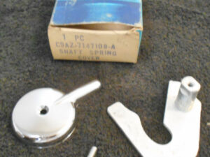 1969-1972 Ford Mercury Station Wagon NOS SPARE WHEEL HOLD DOWN HANDLE COVER