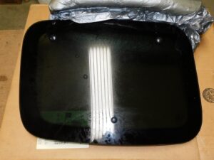 1998-2004 Ford F150 1998-99 F250 Supercab NOS RH REAR SIDE DOOR WINDOW w/ Vent