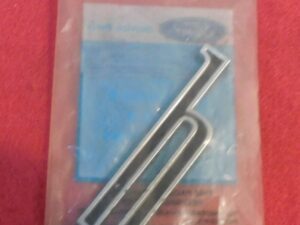 1970 Ford Mustang MACH 1 Fastback NOS h TRUNK LID LUGGAGE DOOR EMBLEM LETTER