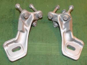 1966 Ford Mustang Fastback Coupe Convertible ORIG 6-CYL 200 MOTOR MOUNT BRACKETS
