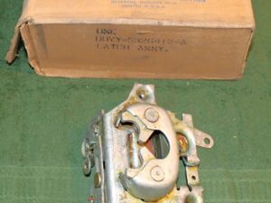 1970 1971 1972 Lincoln Continental Town Car 4-Door NOS RH REAR DOOR LOCK LATCH