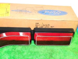 1972 1973 Lincoln Mark IV Coupe NOS LH REAR TAIL LAMP LIGHT LENS