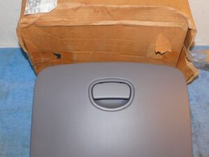 1998-2003 Ford Escort 98-99 Tracer NOS INSTRUMENT PANEL GLOVE BOX ASSM Graphite