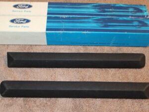 1975-1978 Ford Custom LTD Country Squire Wagon NOS REAR BUMPER LH+RH CENTER PADS