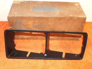 1979 1980 1981 1982 1984 1985 86 Mercury Capri NOS RH HEAD LAMP DOOR BEZEL Black