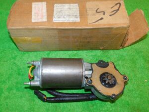 1966-1971 Lincoln Continental Town Car NOS RH REAR DOOR WINDOW DRIVE MOTOR