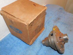 65-78 Ford Mustang Fairlane Torino Comet NOS 8" REAR AXLE DIFFERENTIAL GEAR CASE