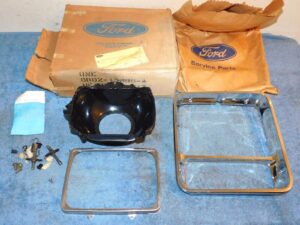1978 1979 1980 Ford Granada Mercury Monarch NOS RH HEAD LAMP DOOR BEZEL KIT