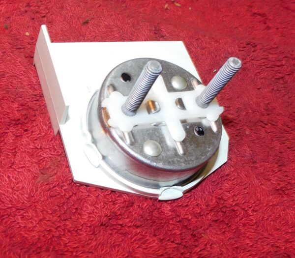 57-3977.jpg 57-3977.jpg