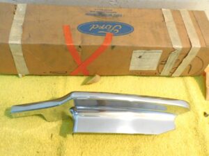1971 1972 Marquis Brougham Colony Park NOS LH FENDER EXTENSION LOWER MOULDING