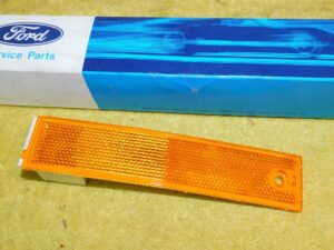 1978 1979 1980 Ford Granada Ghia Mercury Monarch NOS RH FRONT FENDER MARKER LAMP