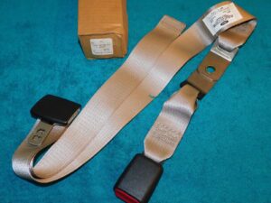 1999 2000 Ford Windstar NOS OEM LEFT LH REAR BENCH SEAT BELT & BUCKLE Med Parch