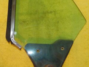 1971 1972 1973 Mustang Coupe Grande ORIG LH SUN-X QUARTER WINDOW GLASS w/ FRAME